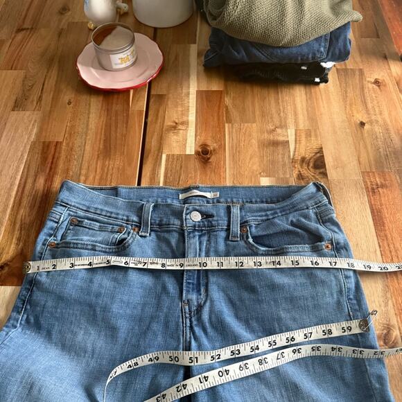 LEVI’S Jeans Light Wash - Picture 6 of 8